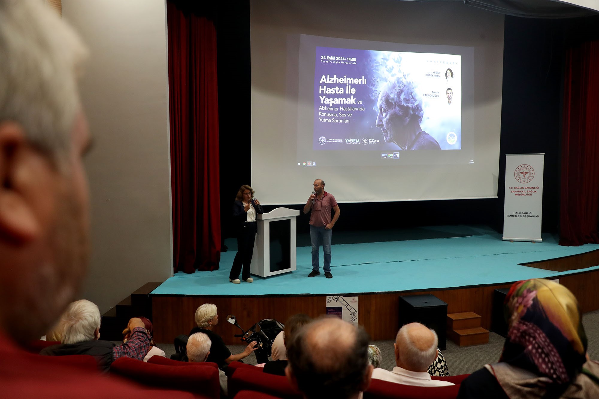 The question 'How to live with Alzheimer's?' was answered at this conference