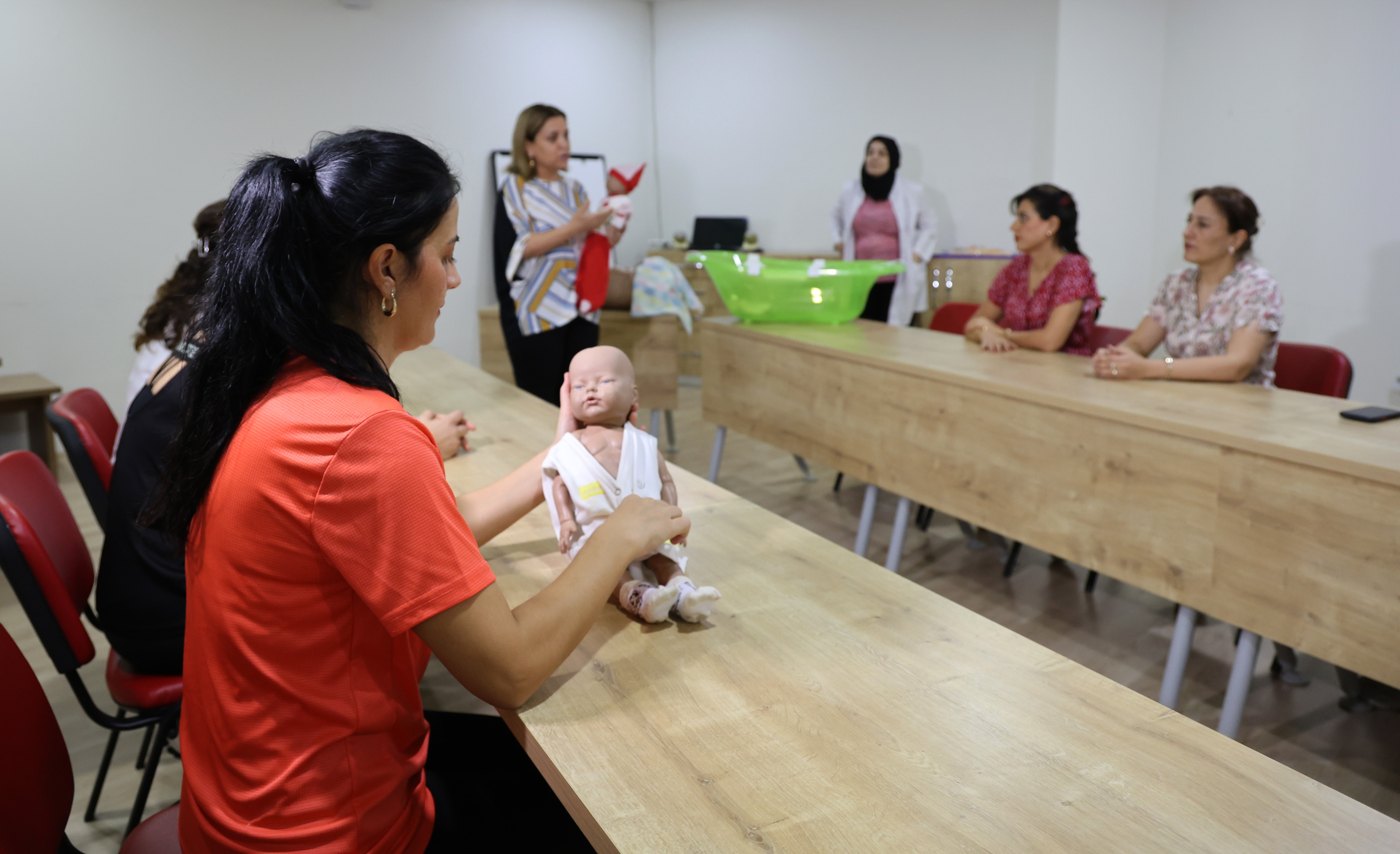 In this center, fathers also become “pregnant”